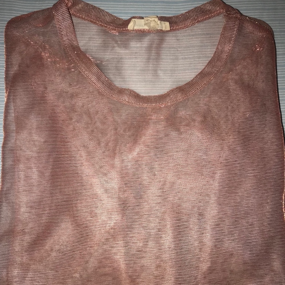 UO Silence + Noise Rose gold mesh tee